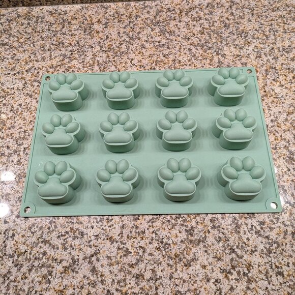 Mini Ice Trays + Paw Print Silicone Baking Mold Bundle (Used Like New) - Picture 3 of 15